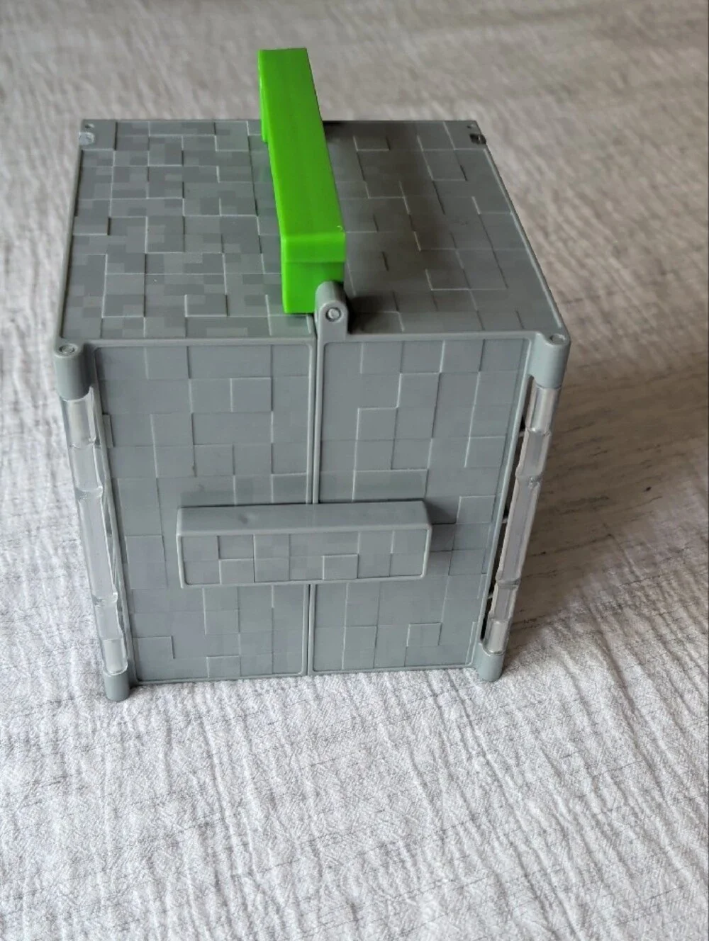 Minecraft Mojang Mini-Figure Collector Case